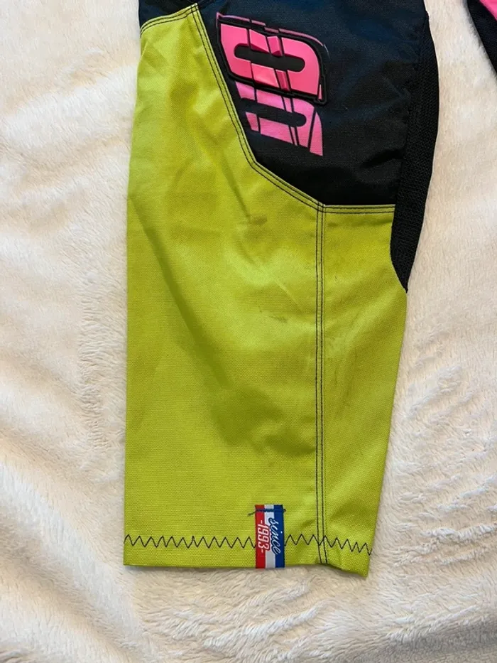 Tenue motocross / VTT descente SHOT Race Gear – pantalon T28 & maillot S/M – très bon état - photo numéro 9
