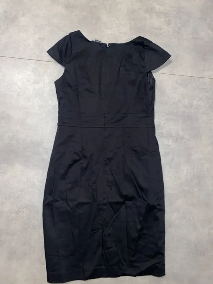 Robe noire - photo numéro 5