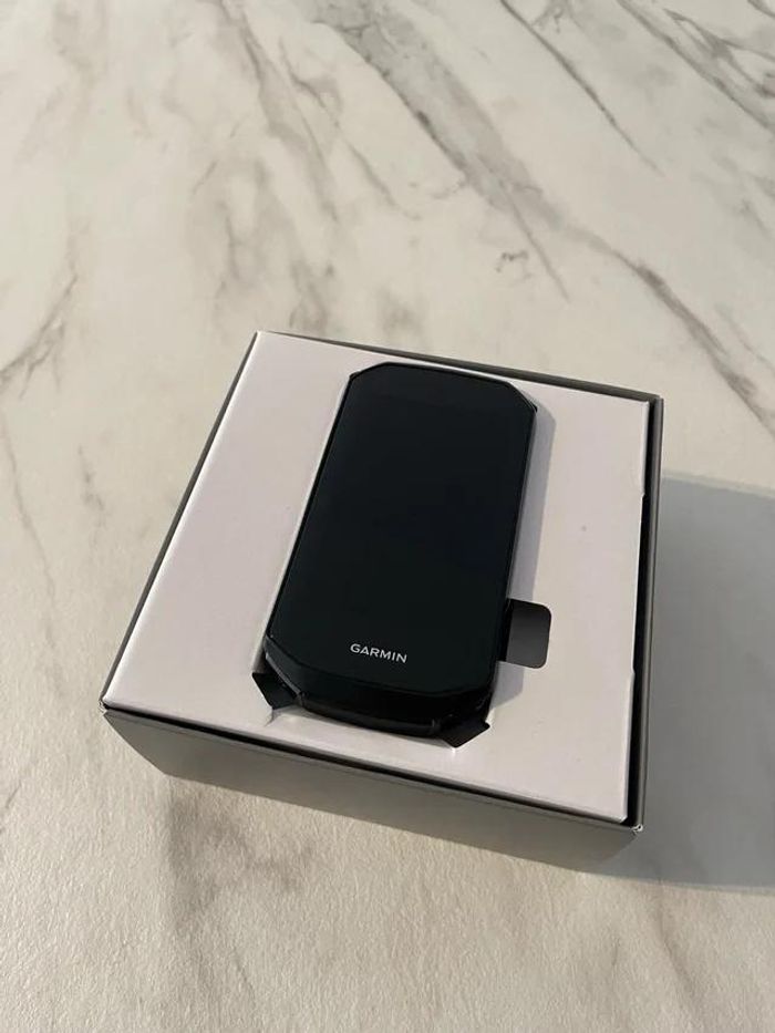 Ordinateur de vélo solaire Garmin Edge 1050 - photo numéro 2