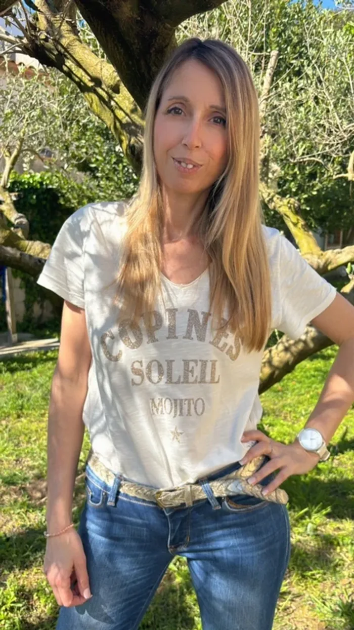 Tee-shirt coton tendance crème avec inscription dorée pailletée Taille unique - photo numéro 11