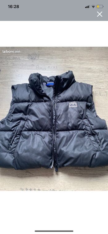 Veste noir simple sans manche