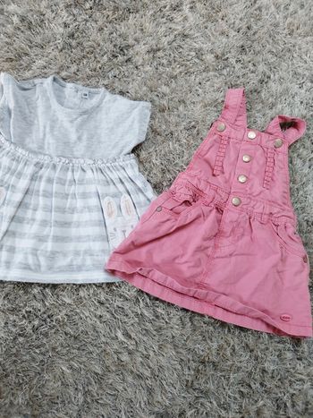 Lot de deux robes bébé fille taille 6 mois été manches courtes
