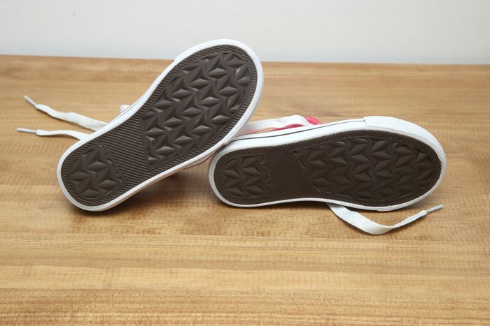 Tennis rouges - photo numéro 3