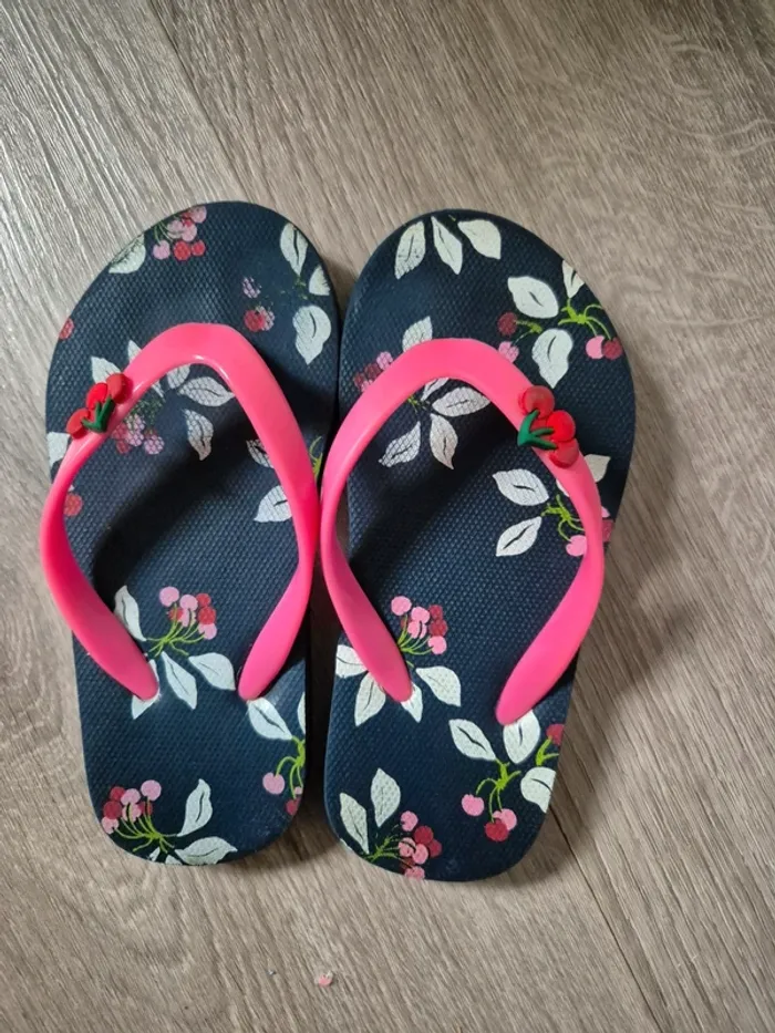 Tongs cerises fille