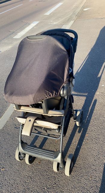 Poussette 3 en 1 avec sa nacelle