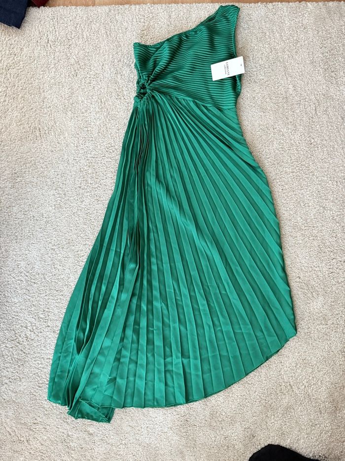 Robe verte plissé - photo numéro 2