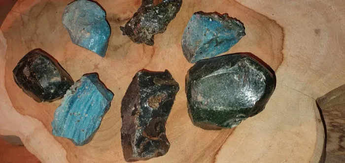 Morceaux de verre fondu vert – résidu ancien de forge – curiosité minérale - photo numéro 3