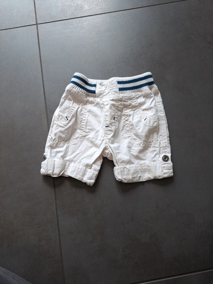 Joli short élastiqué 3 pommes 6 mois