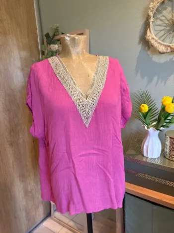 Très jolie blouse, fluide avec encolure, doré, femme