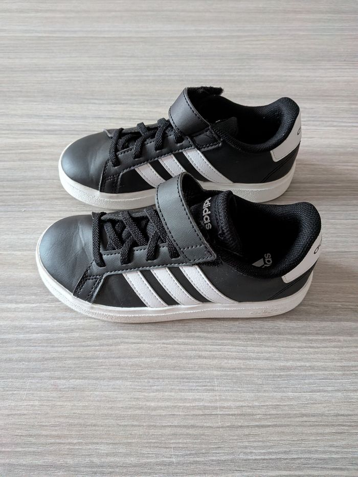 Baskets adidas enfant taille 30 mixte a scratch