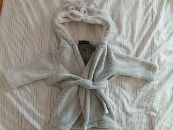 Peignoir gris bébé 68-74 cm