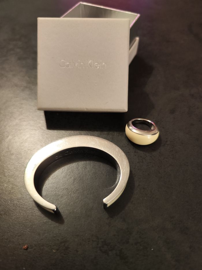 Ensemble bracelet et bagues Calvin Klein