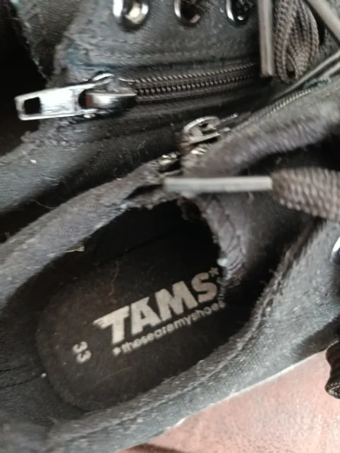 Baskets noires Tams pointure 33 neuves - photo numéro 4