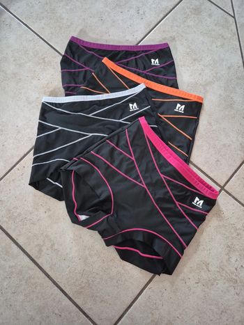4 culottes gainantes taille M neuves