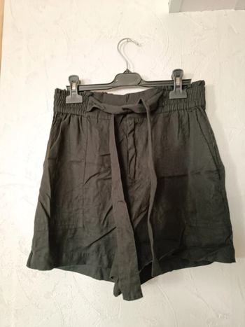 short tissu noir souple