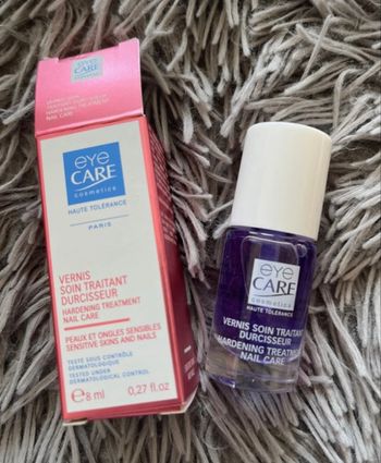 Eye care Vernis Soin traitant durcisseur de 8ml