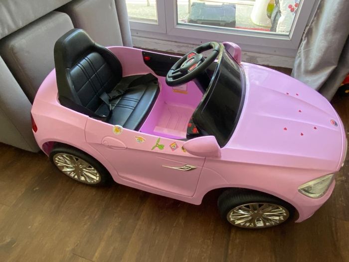 Voiture rose - photo numéro 2