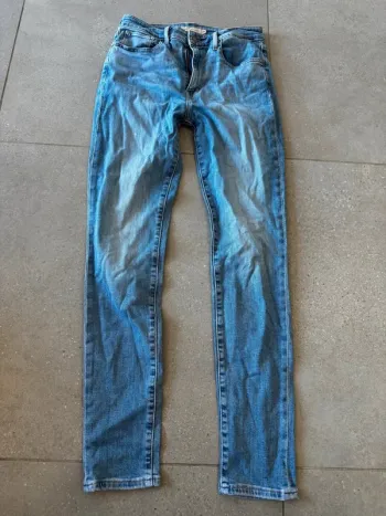 Jean Levi's 721, très bon état, 36x98cm