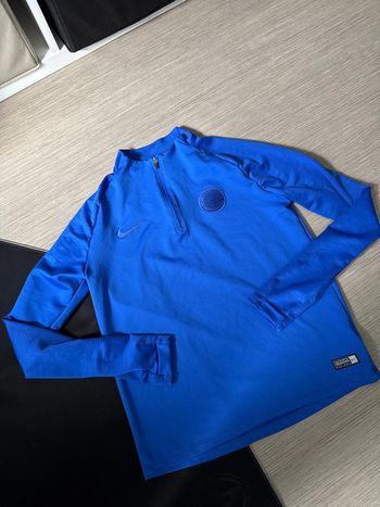 Très jolie haut de foot Nike chelsea peu porté