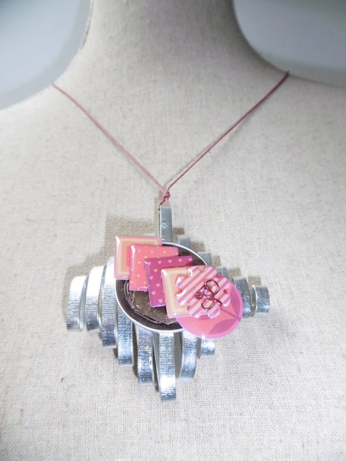 collier tissu avec pendentif alu - photo numéro 3