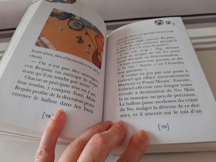 Livre : Foot  2 Rue : La  compil  de la  saison  1 - photo numéro 11