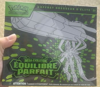 Etb équilibre parfait pokémon scellé 