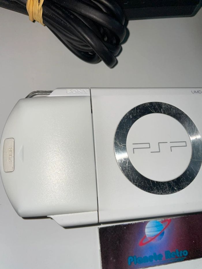 Console PSP-1004 Blanche Sony officielle Fonctionnel Avec Chargeur - photo numéro 6