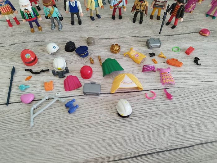 Lot playmobil personnages - photo numéro 2