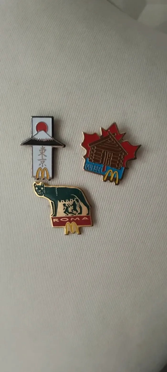 Lot de 3 pin's McDo - photo numéro 3