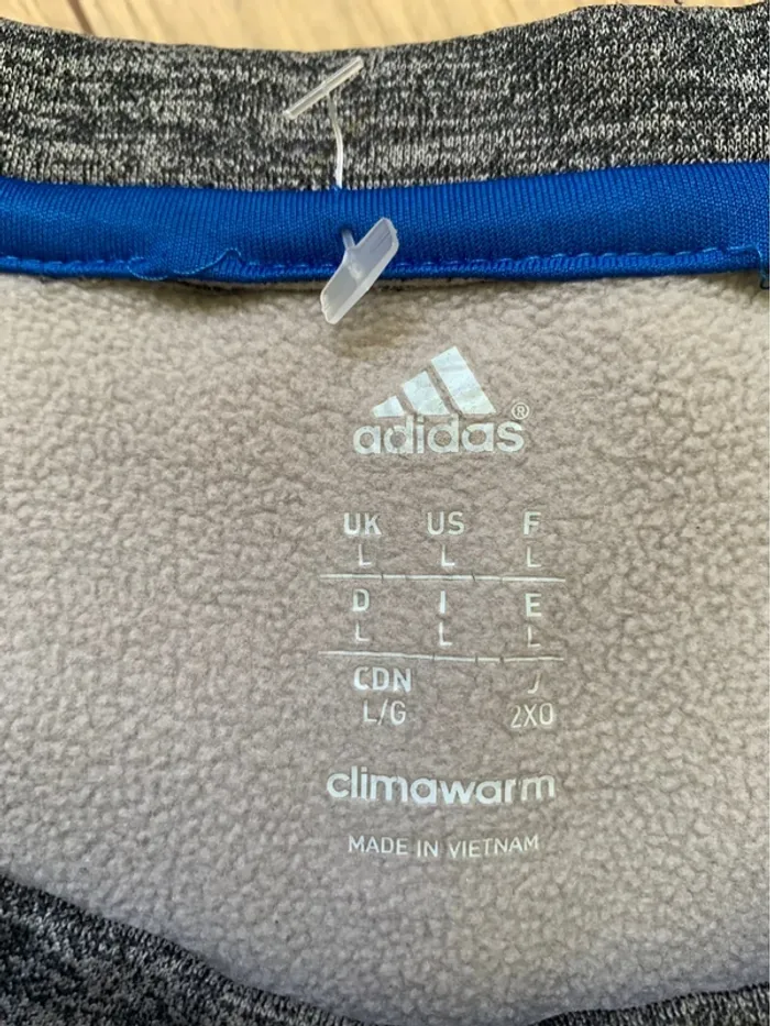 Sweat Adidas gris et bleu - Logo Adidas grand format - photo numéro 2