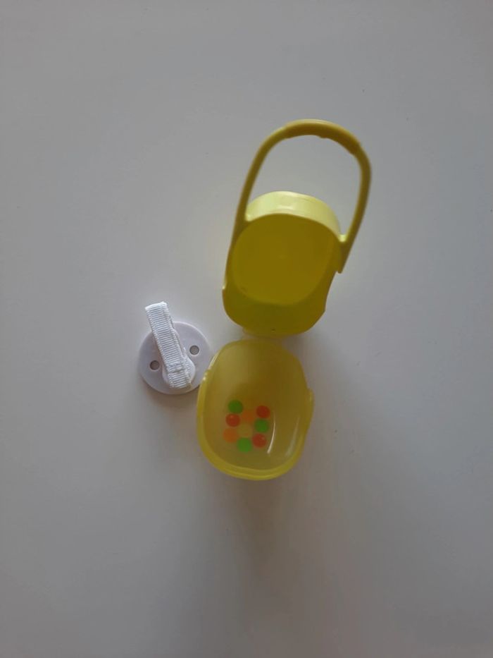 Boite rangement sucettes + attache tétine - photo numéro 2