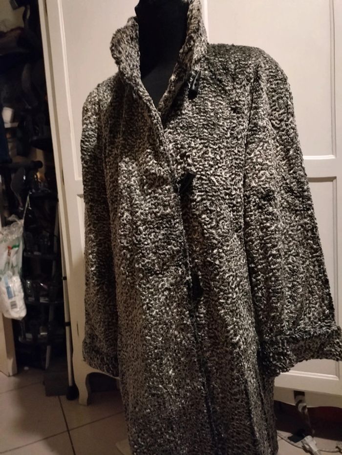 Très beau manteau gris neuf jamais porté taille 42 - photo numéro 4