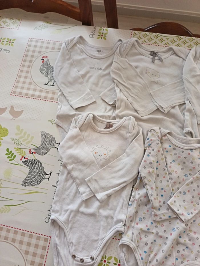 Lot de 5 bodies ML 9 mois - photo numéro 2