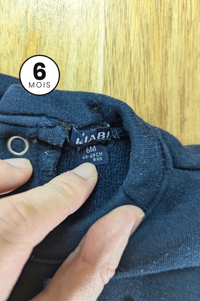 Pull noir - bébé fille 6 mois - photo numéro 3