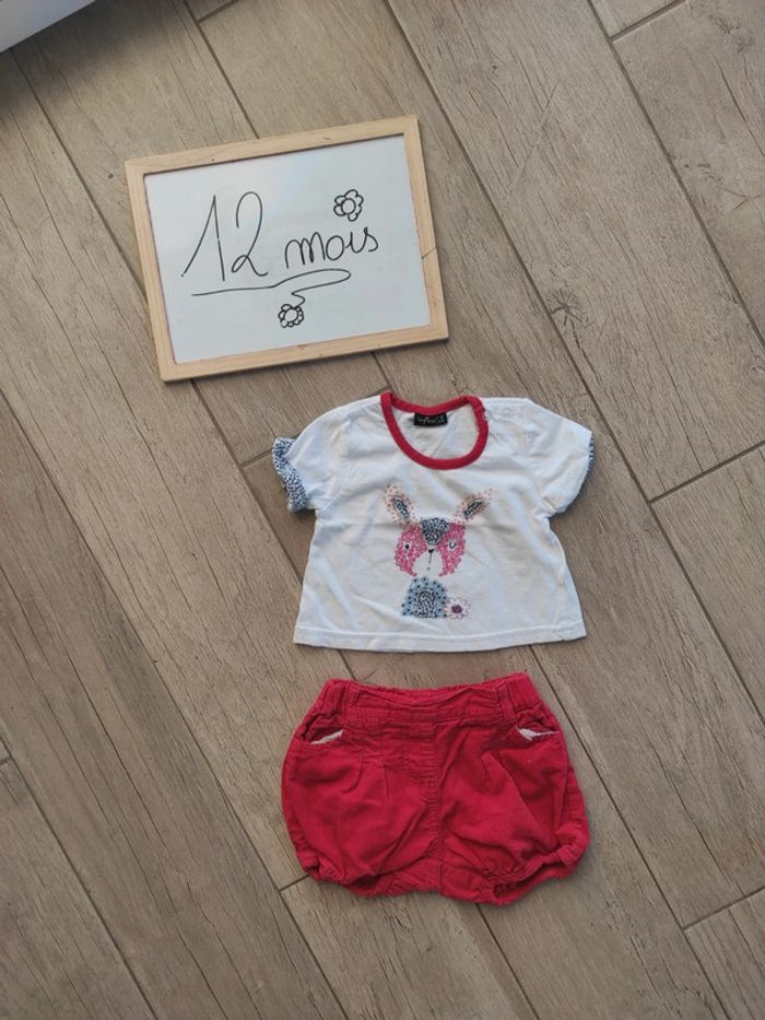 Short rouge et t-shirt 12 mois lapin