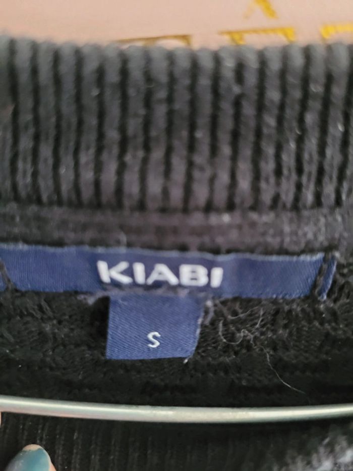 Pull noir en S - photo numéro 3