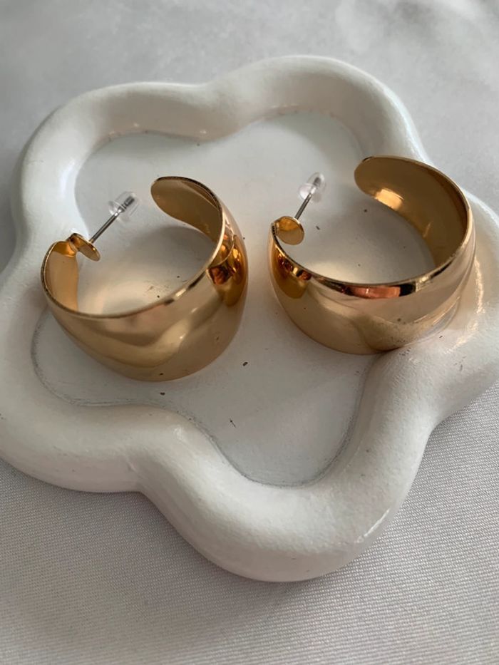 Boucles d’oreilles créoles larges dorées 29 mm - photo numéro 6