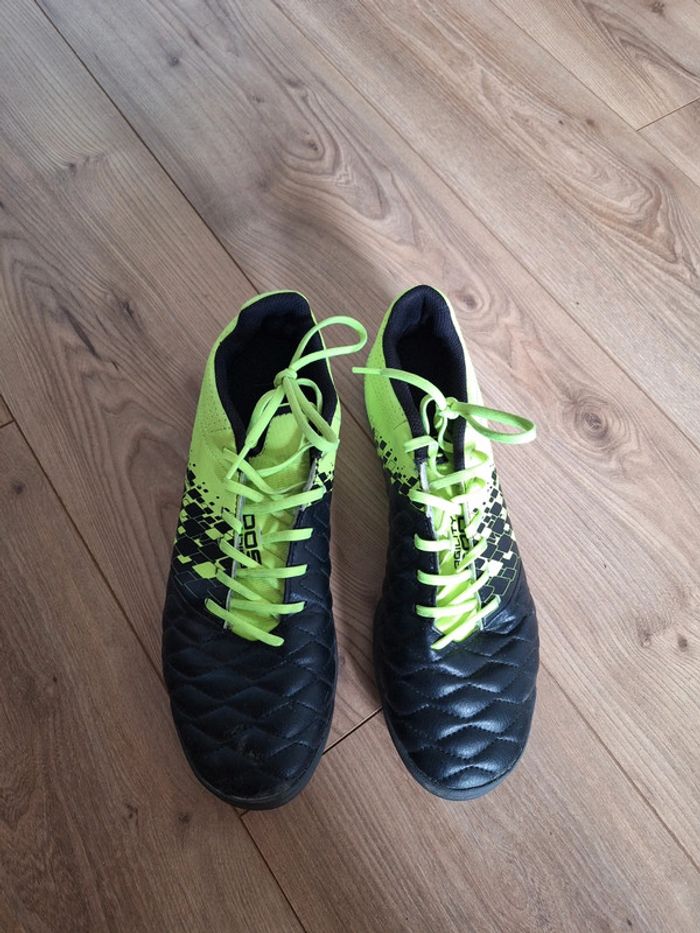Chaussures de foot terrain synthétique