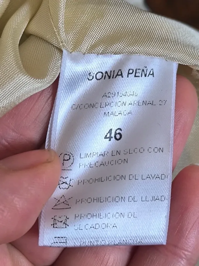 Superbe veste satin et dentelle - photo numéro 15