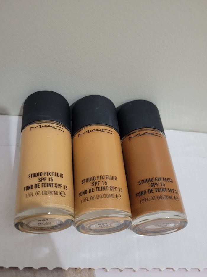Fond de teint MAC 25 euros/Pièce - photo numéro 2
