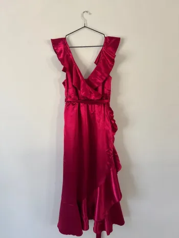 👗 🌻Little Mistress - Taille L- Robe - bordeaux portefeuille à volants - neuf sans étiquette