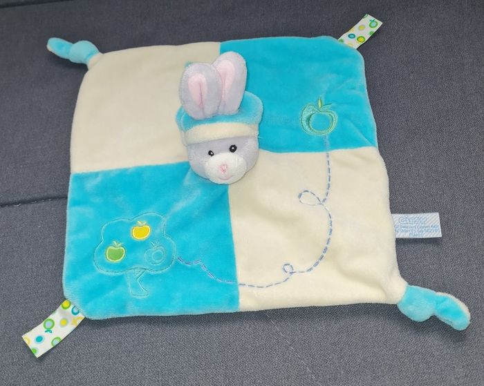 Doudou Lapin carré plat bleu et écru- Pommier - Gipsy