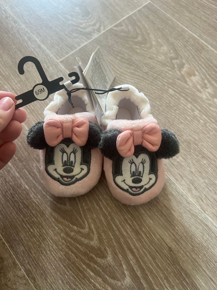 Chausson pantoufle Minnie mouse Disney 6/9 mois - photo numéro 1