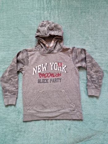 Très beau sweat 10 ans