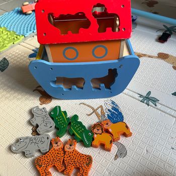 Arche de Noé bois avec animaux à encastrer 