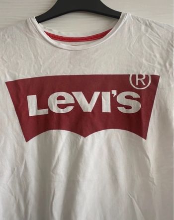 T-shirt basique blanc avec le logos rouge Levi’s