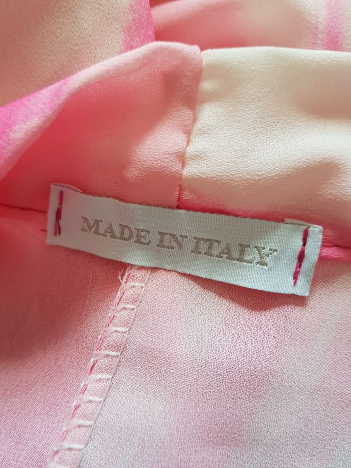 Blouse tons roses, lien à nouer au cou. Made in Italy. Taille 44, 64cm aux aisselles, 70cm de haut. - photo numéro 4