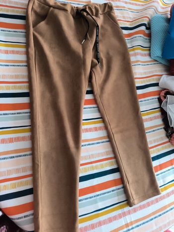 Pantalon legging effet peau de pêche