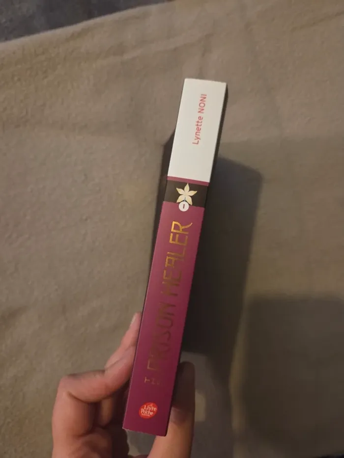 The Prison Healer – Tome 1 : La Guérisseuse de Zalindov – Lynette Noni - photo numéro 4