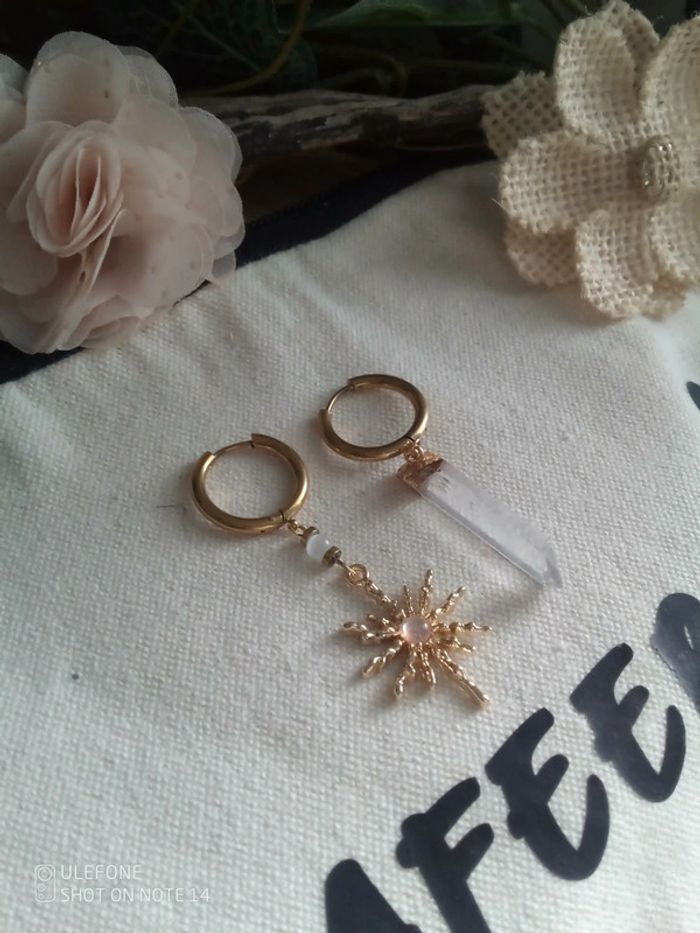 Petites créoles Bohèmes asymétriques étoile et cristal de quartz